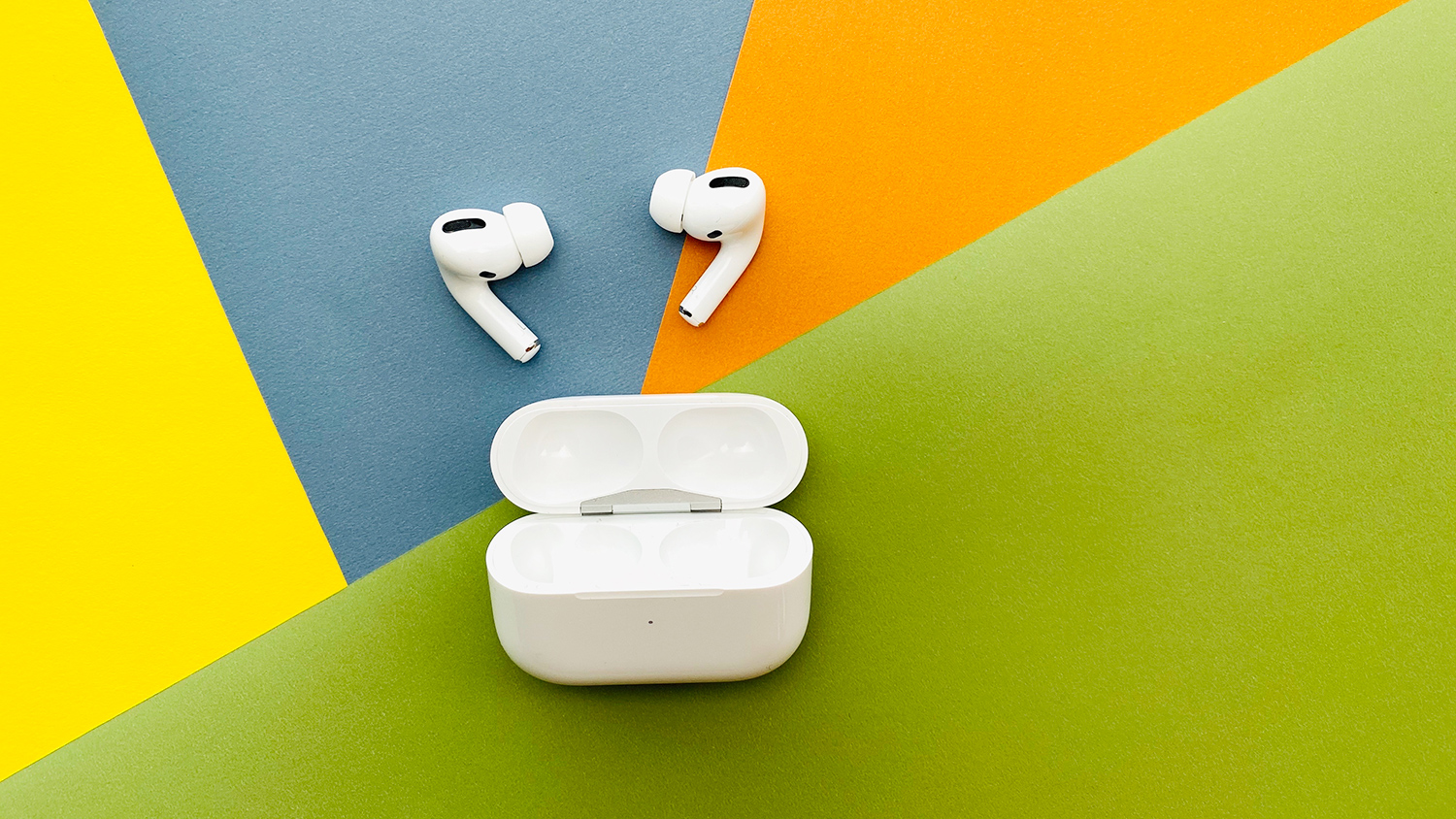 Портал GizmoChina назвал пять лучших и недорогих альтернатив наушникам AirPods