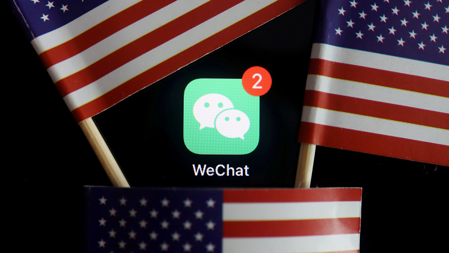 Bloomberg: Apple пригрозила WeChat и TikTok удалением из App Store