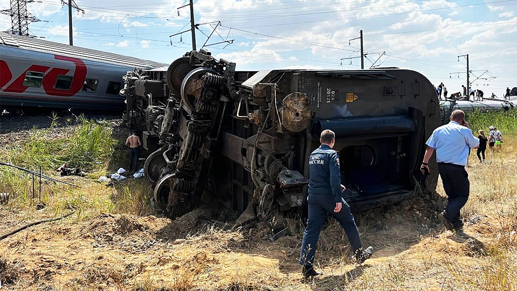 В РЖД заявили, что водитель КАМАЗа под Волгоградом грубо нарушил ПДД