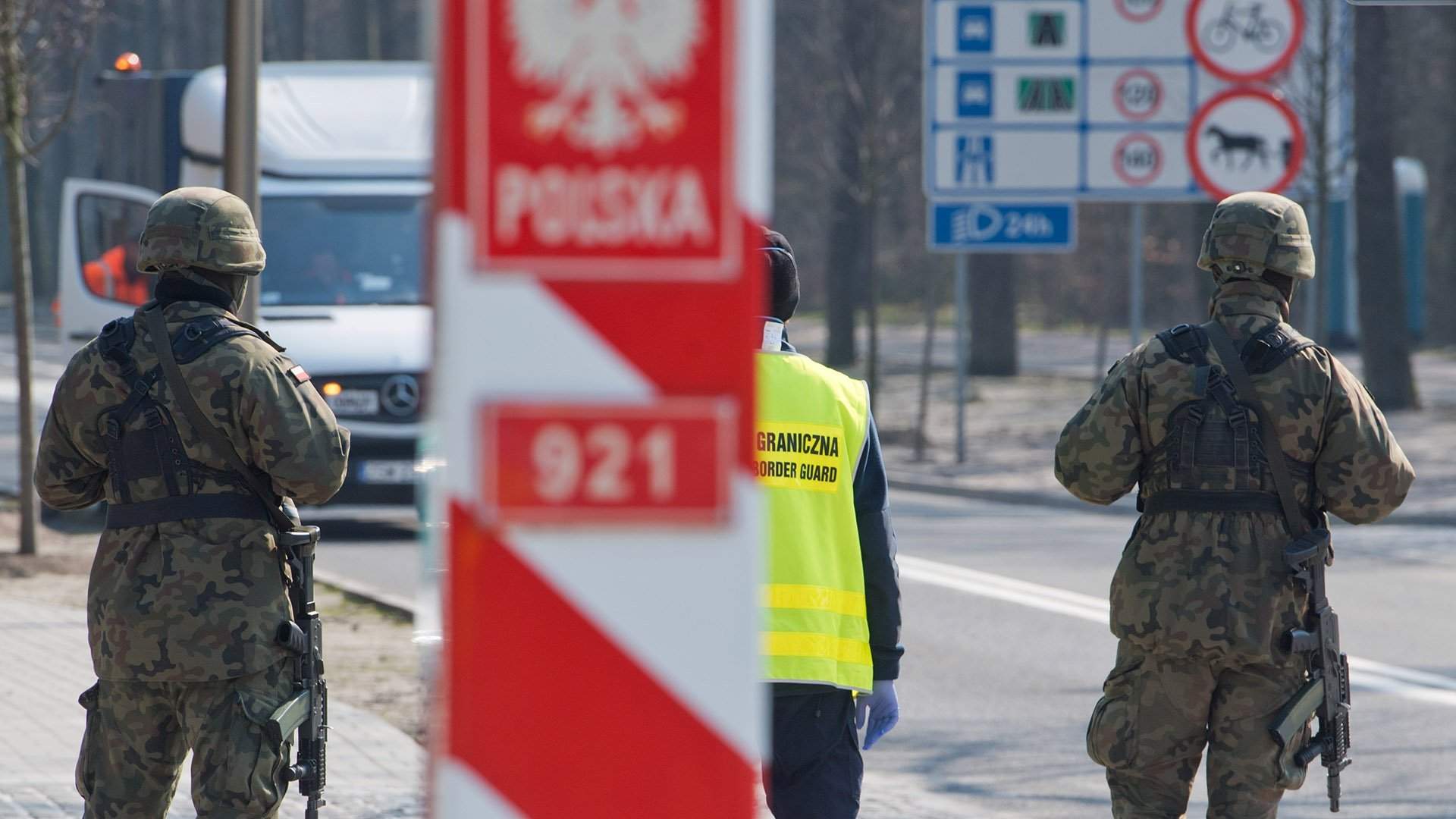 Группа хулиганов напала на польских военных на границе с Белоруссией