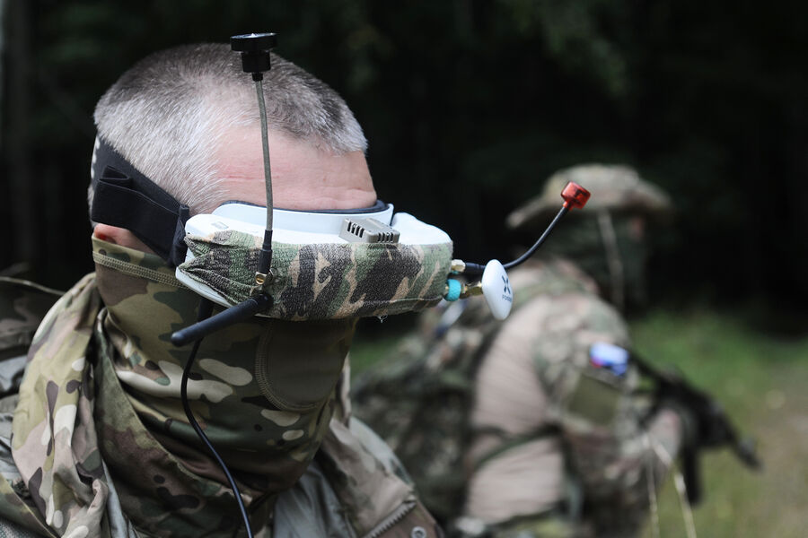 Ростех создал первый в мире наземный FPV-дрон-камикадзе «Депеша»