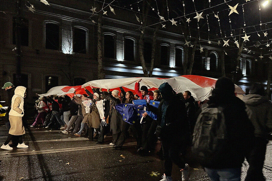 В Тбилиси проходит новый антиправительственный митинг