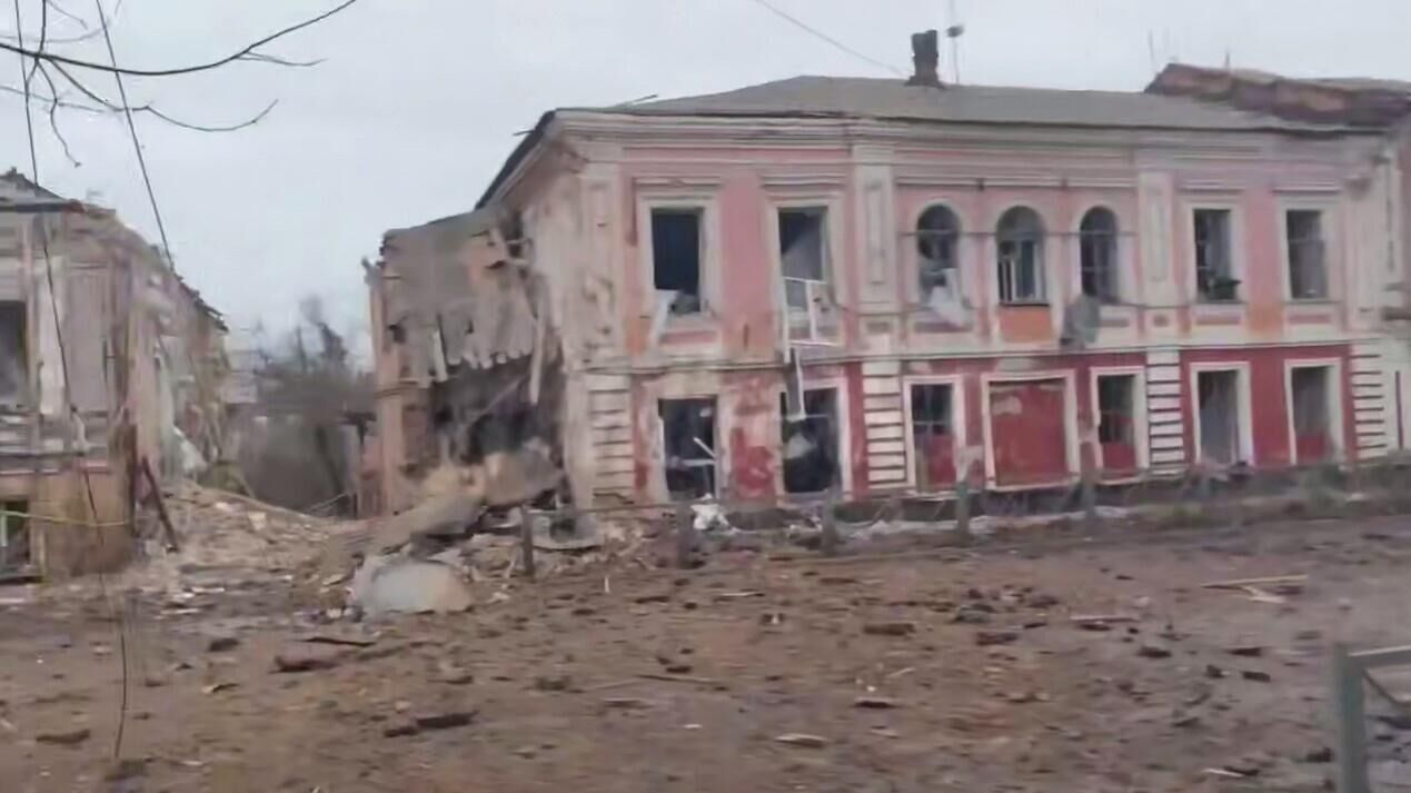 Последствия ракетной атаки ВСУ по Рыльску попали на видео