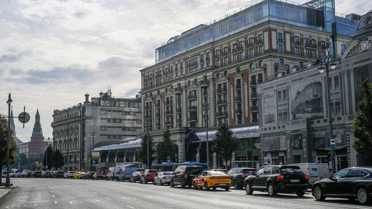 Пожар произошел в отеле Carlton в центре Москвы