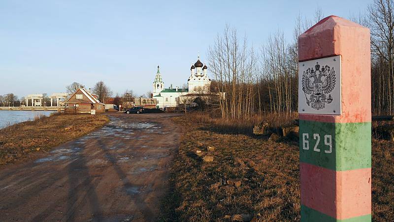 В Эстонии снова высказались о демонтаже буев на реке Нарве