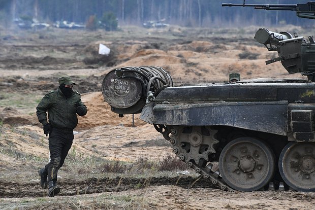 Белорусские военные отправятся на учения в Россию