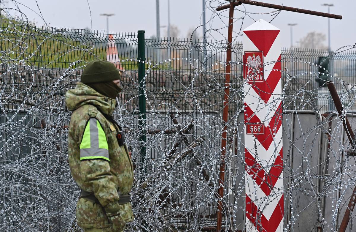 Польский солдат вышел на белорусскую границу и совершил суицид