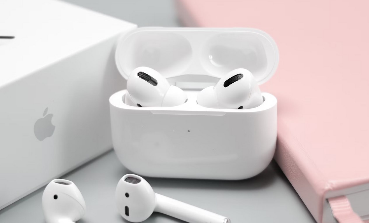 Что делать, если в AirPods попала вода: инструкция