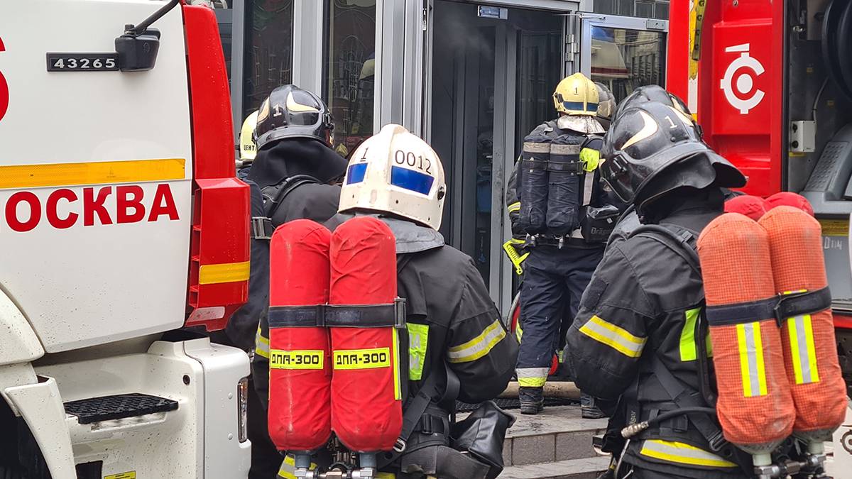 МЧС ликвидировали горение на Пермской улице в Москве