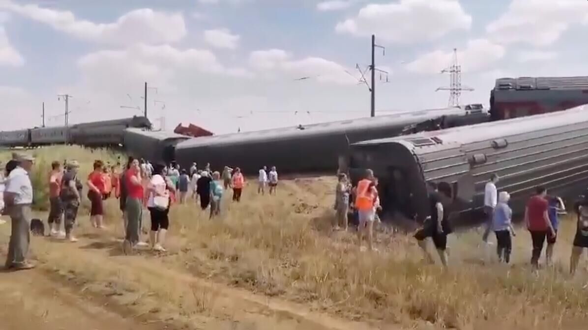 Неповрежденные вагоны поезда Казань  Адлер продолжили движение