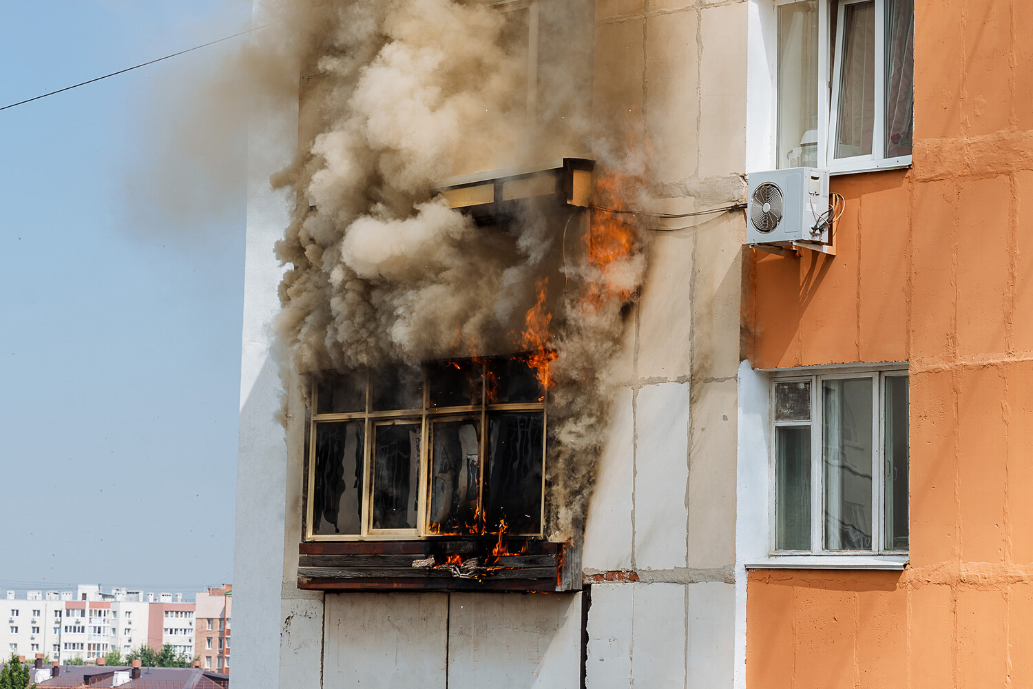 В Пскове из пожара спасли пять человек