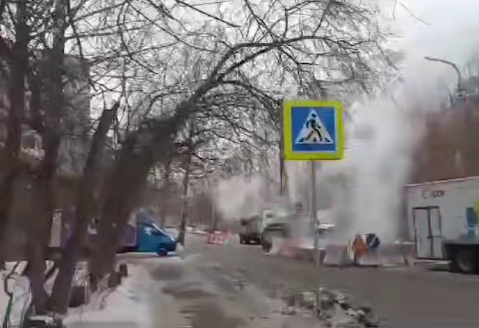 В российском городе из земли пошел пар