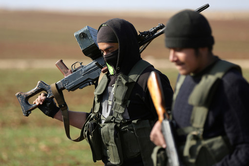 Курдские ополченцы отражают атаки боевиков в пригородах Алеппо и на севере Сирии