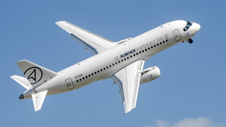 Глава Минпромторга РФ назвал конструкцию SSJ-100 безопасной