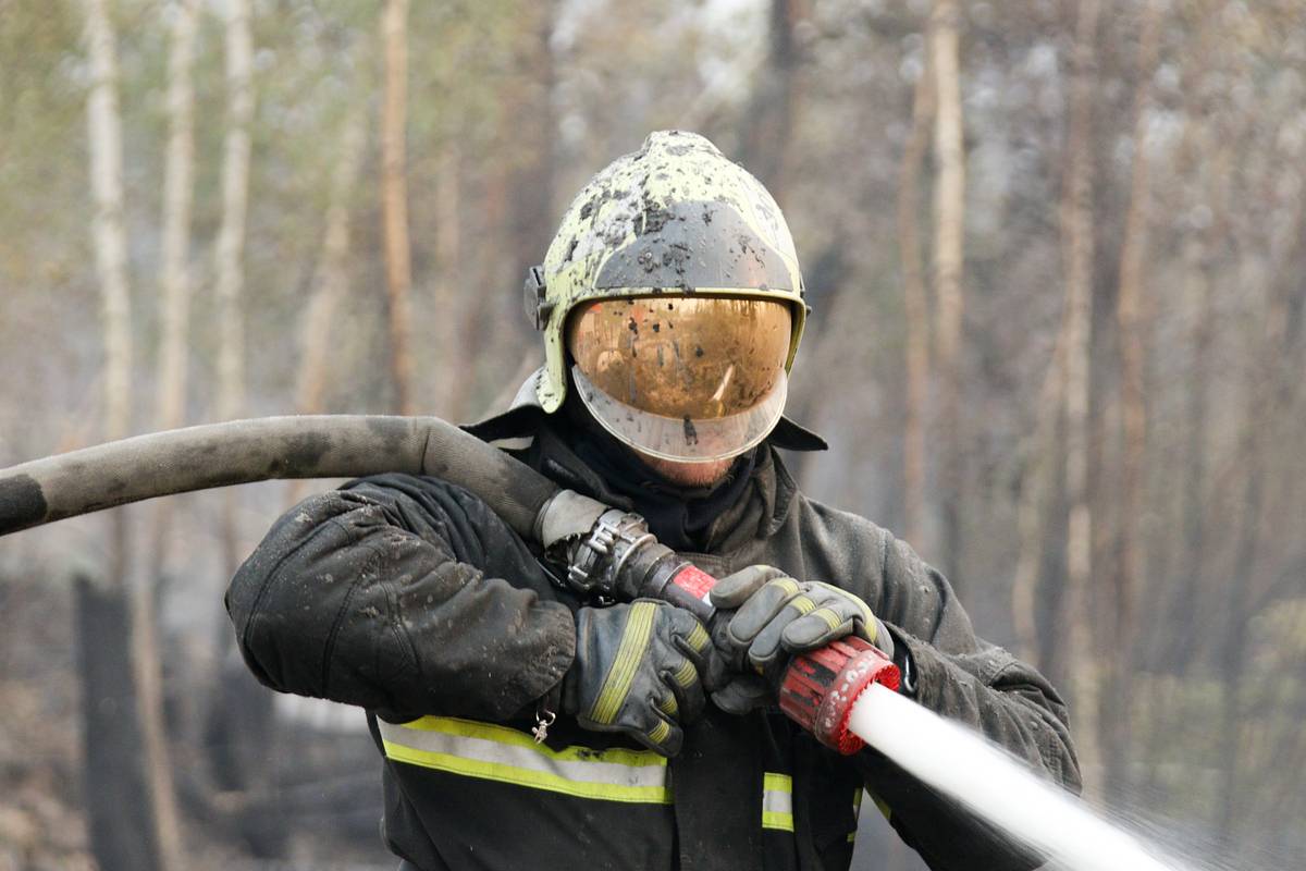 В ХМАО при пожаре в доме погибли четыре человека