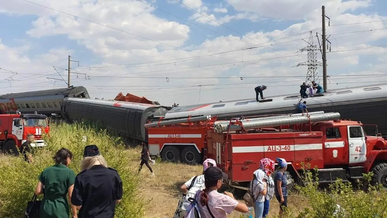 В результате ЧП с поездом в Волгоградской области пострадали 52 человека