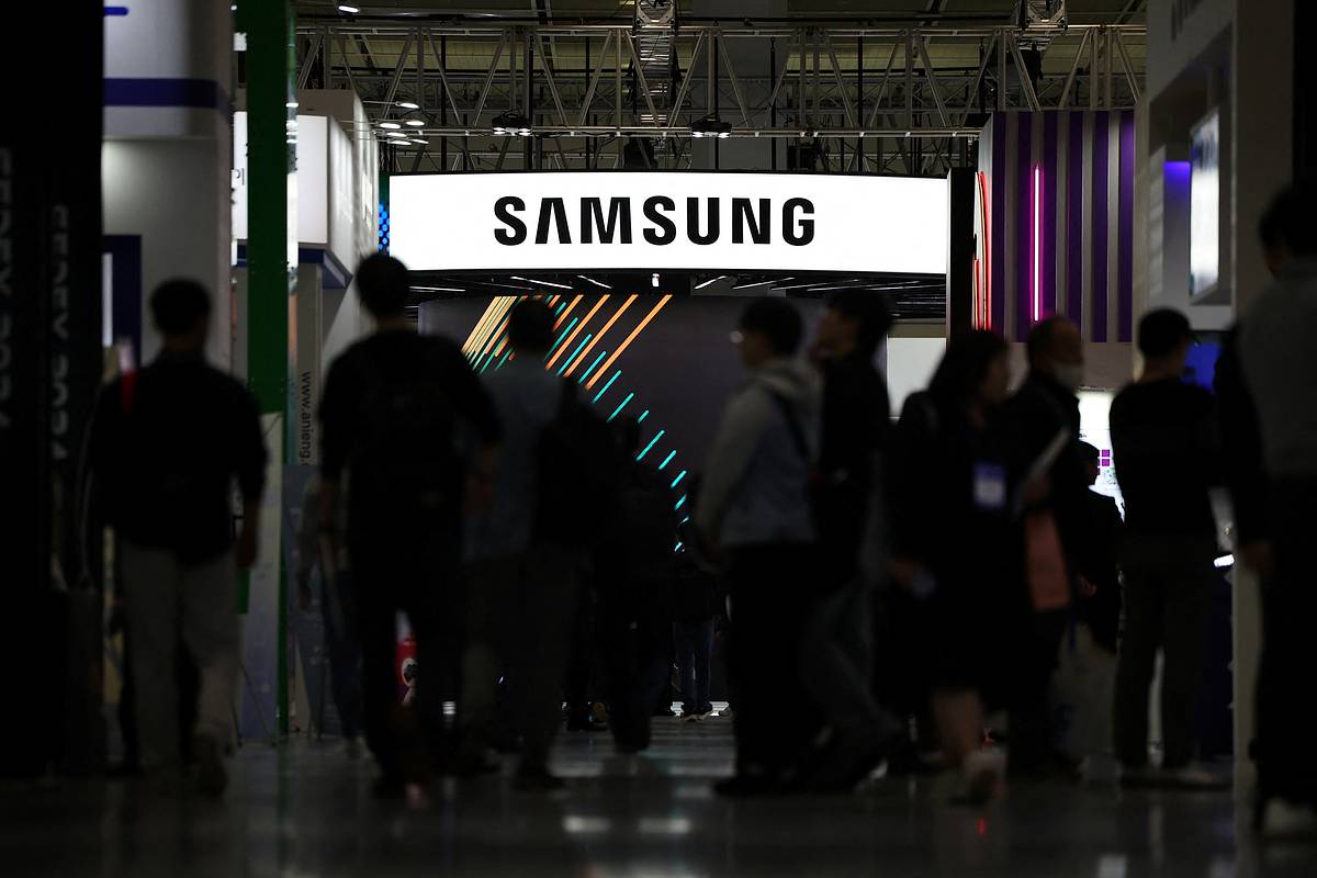 Samsung назвала дату анонса новых флагманов