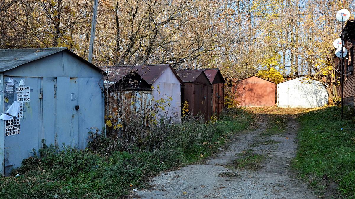 Женщина обнаружила тела мужа и незнакомки в гараже в Подмосковье