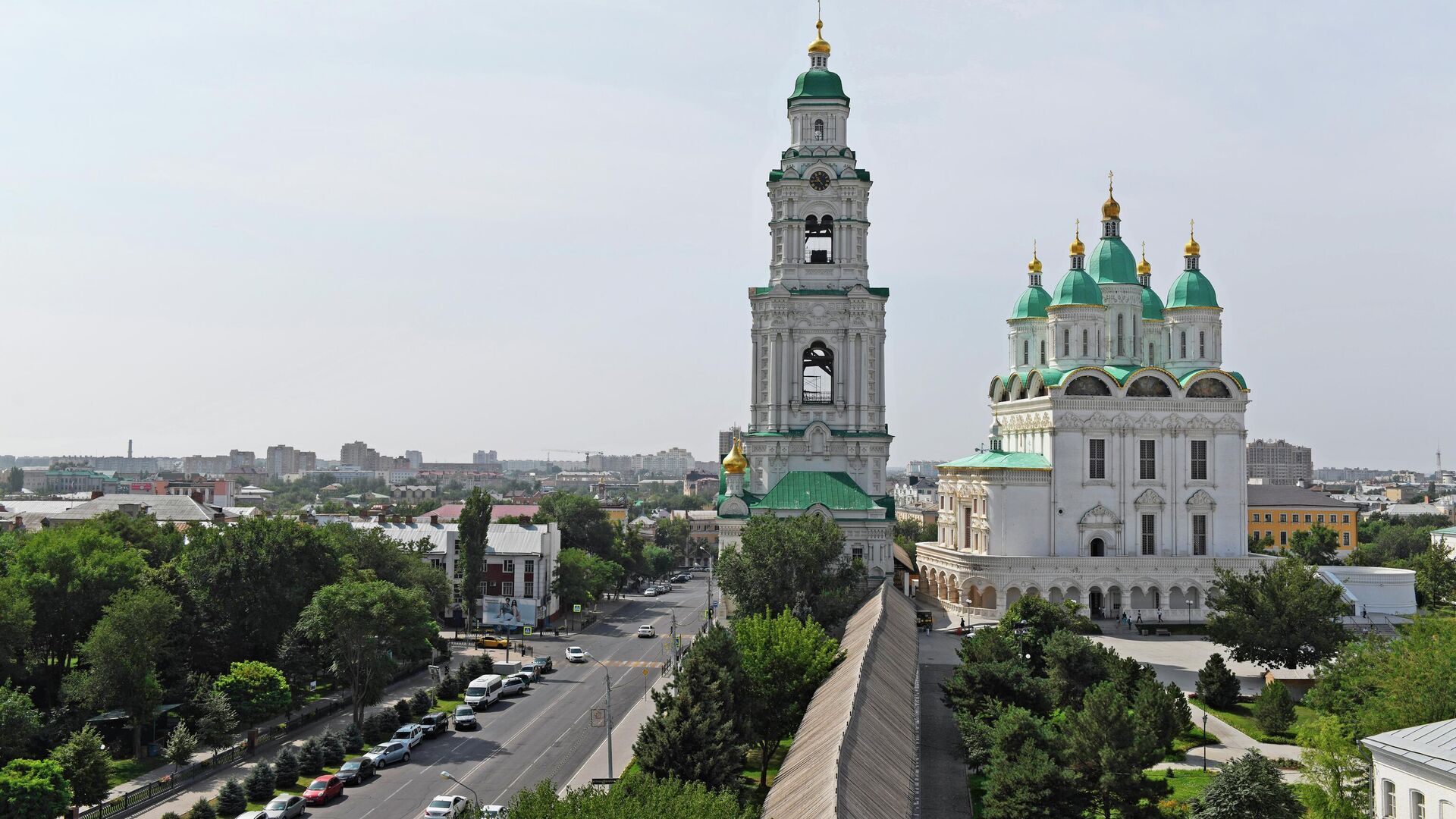 Губернатор Астрахани раскрыл природу нависшего над городом облака