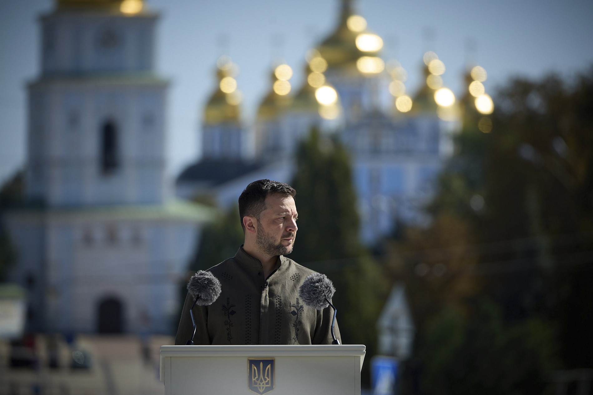 Украинские власти высказались об уступке территорий России