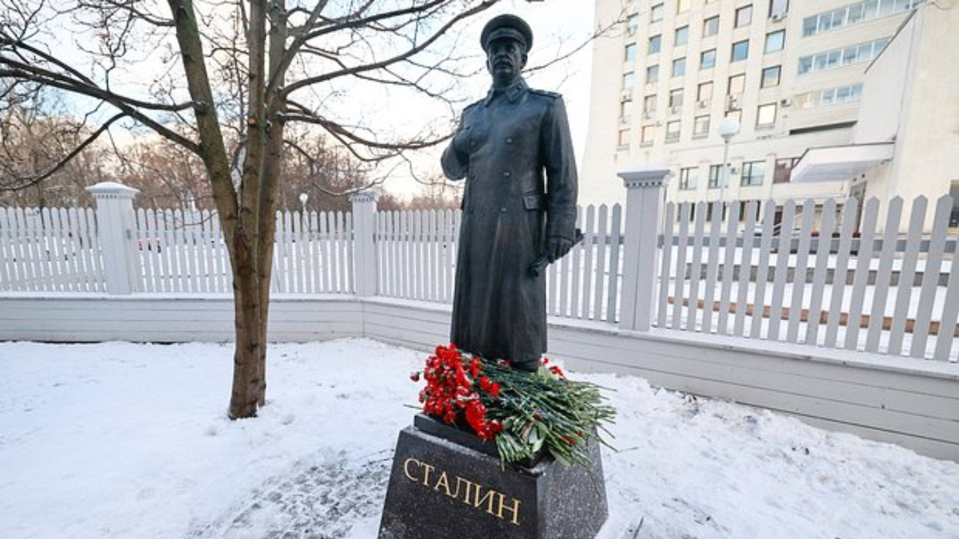 Памятник Иосифу Сталину открыли в Вологде