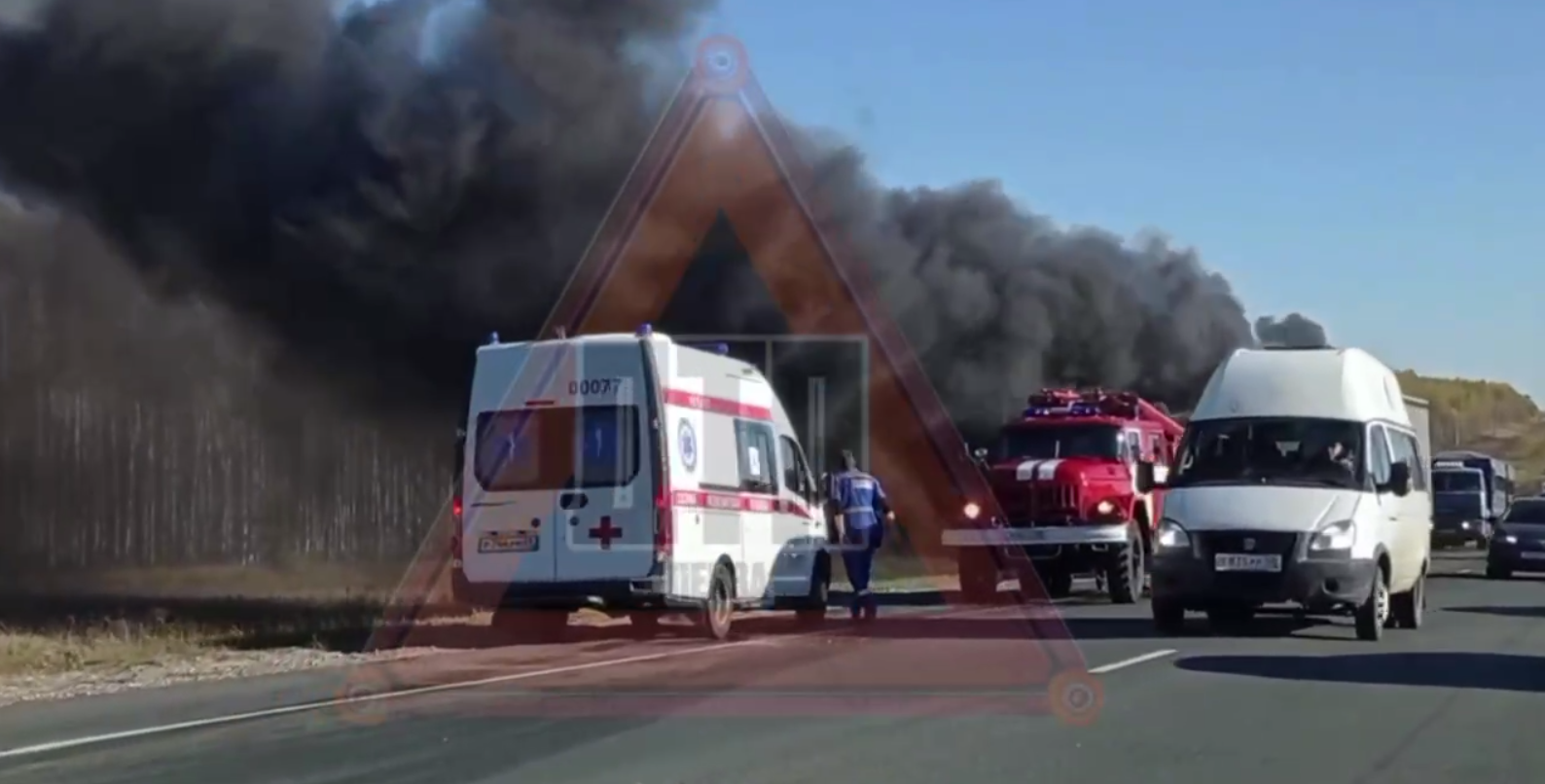 В МЧС рассказали подробности пожара на трассе М-5 под Пензой, где полыхала фура