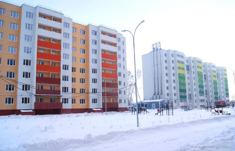 В Заре сдали в эксплуатацию 7 и 8 дома для переселенцев из аварийного жилья