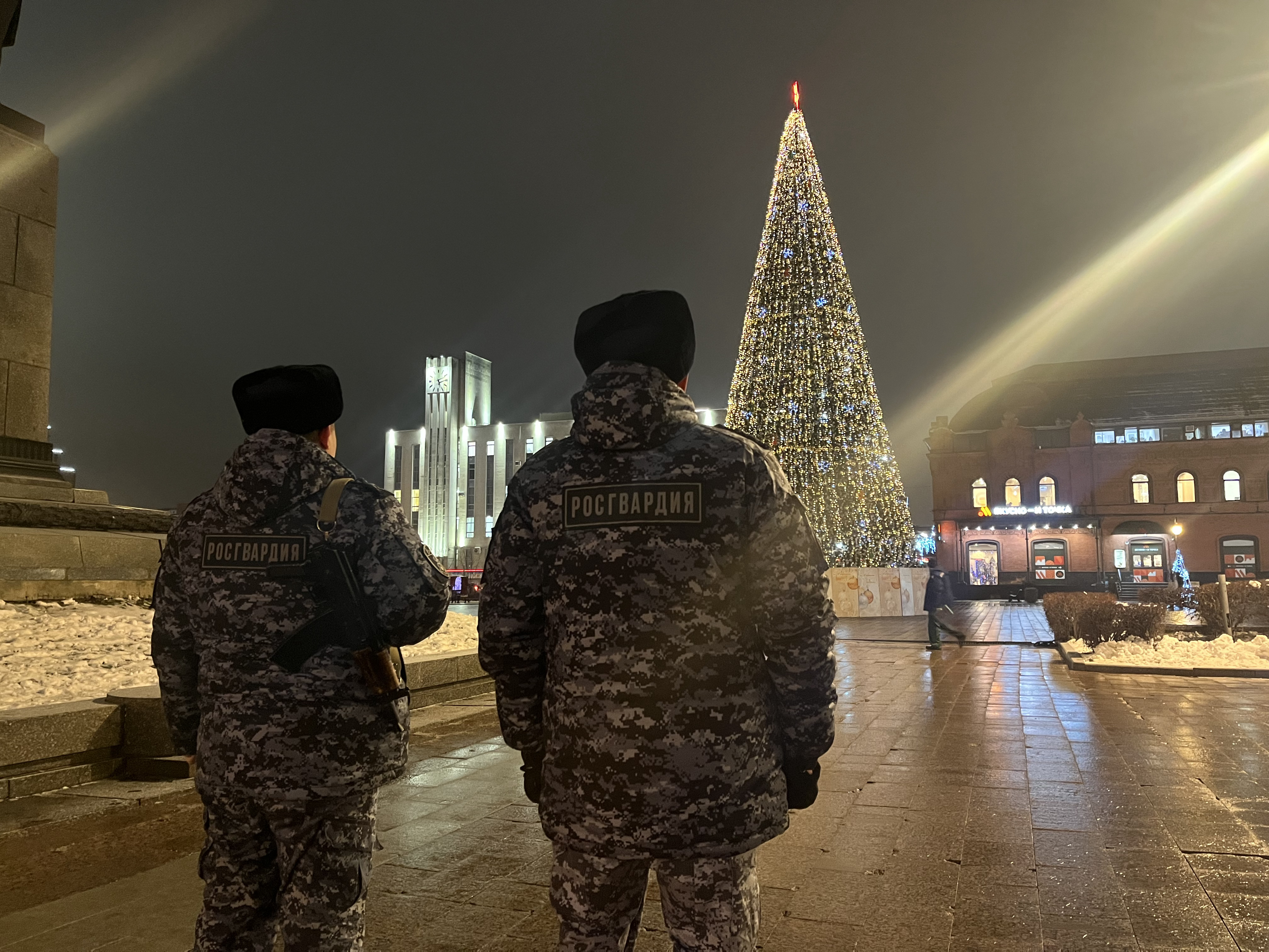 Сотрудники Росгвардии будут стоять на страже общественного порядка в новогодние праздники