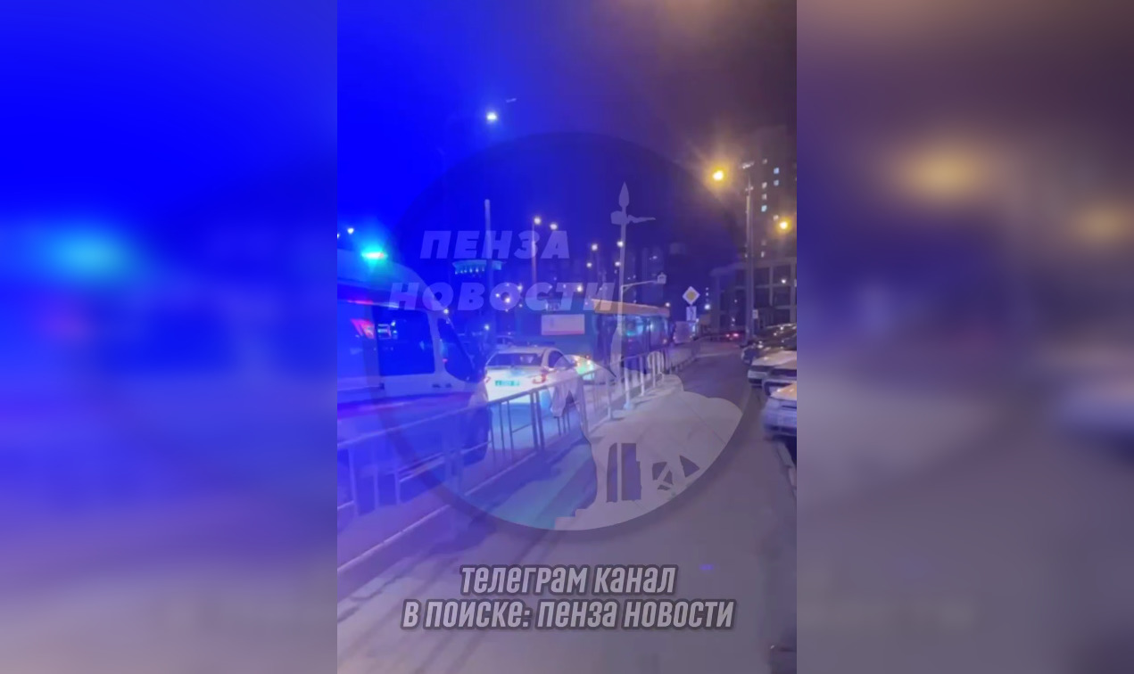 В Пензе у ТЦ «Весна» оцепили автобус