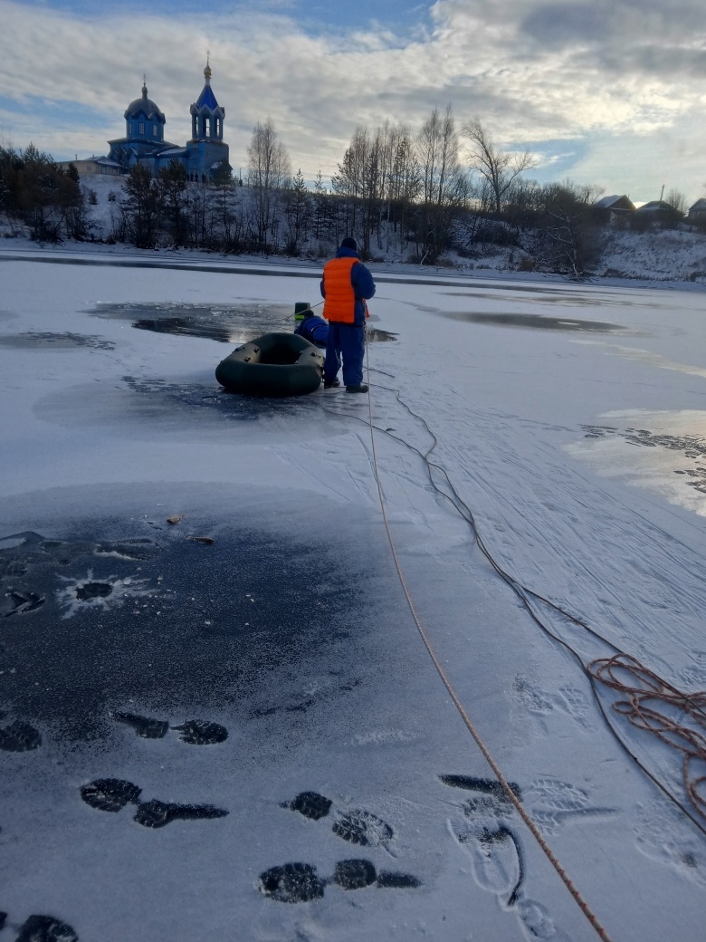 Пензенские водолазы извлекли тело мужчины из пруда в селе Русская Норка