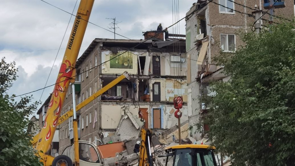 Разрушенный взрывом дом в Нижнем Тагиле полностью снесут