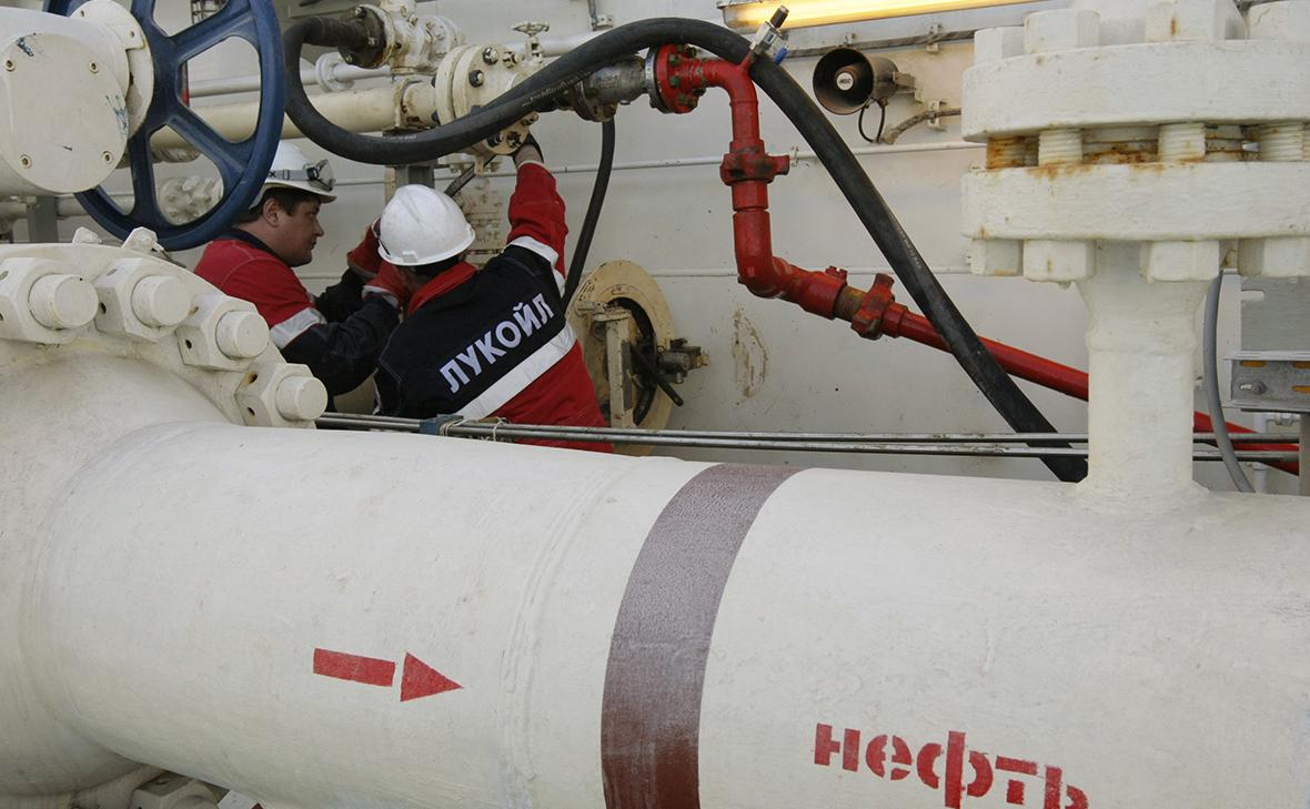 В Венгрии назвали причину прекращения Киевом транзита нефти ЛУКОЙЛа