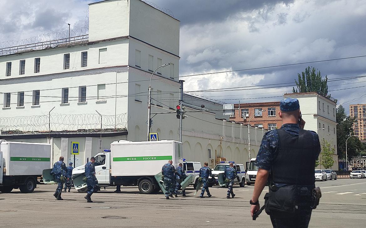 Захват заложников в СИЗО Ростова. Фото и видео