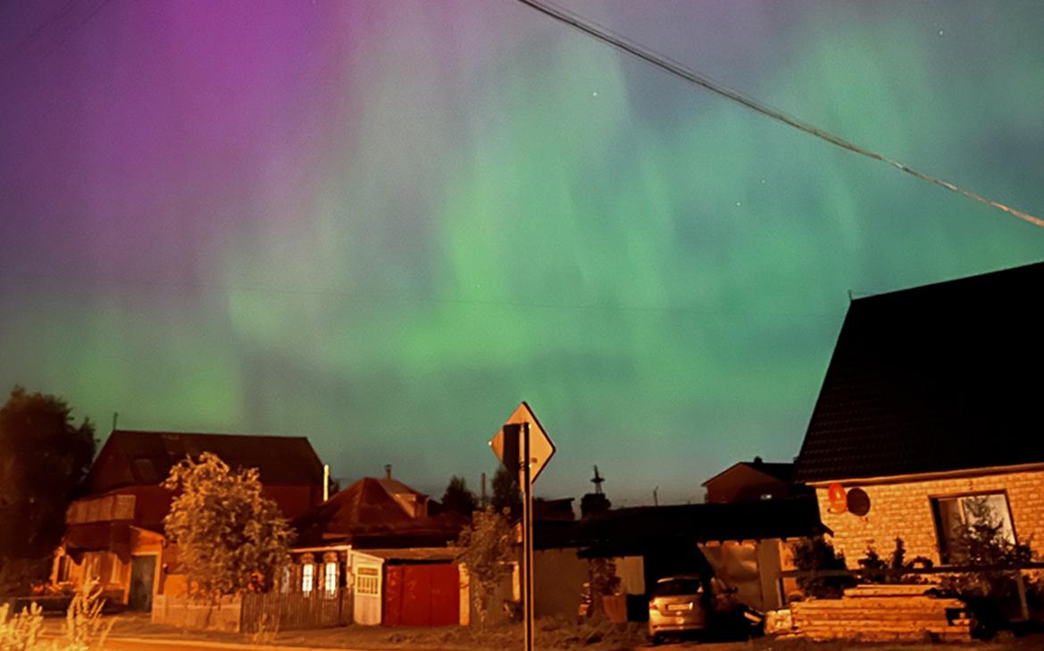 Северное сияние наблюдалось над Россией из-за магнитной бури. Фото