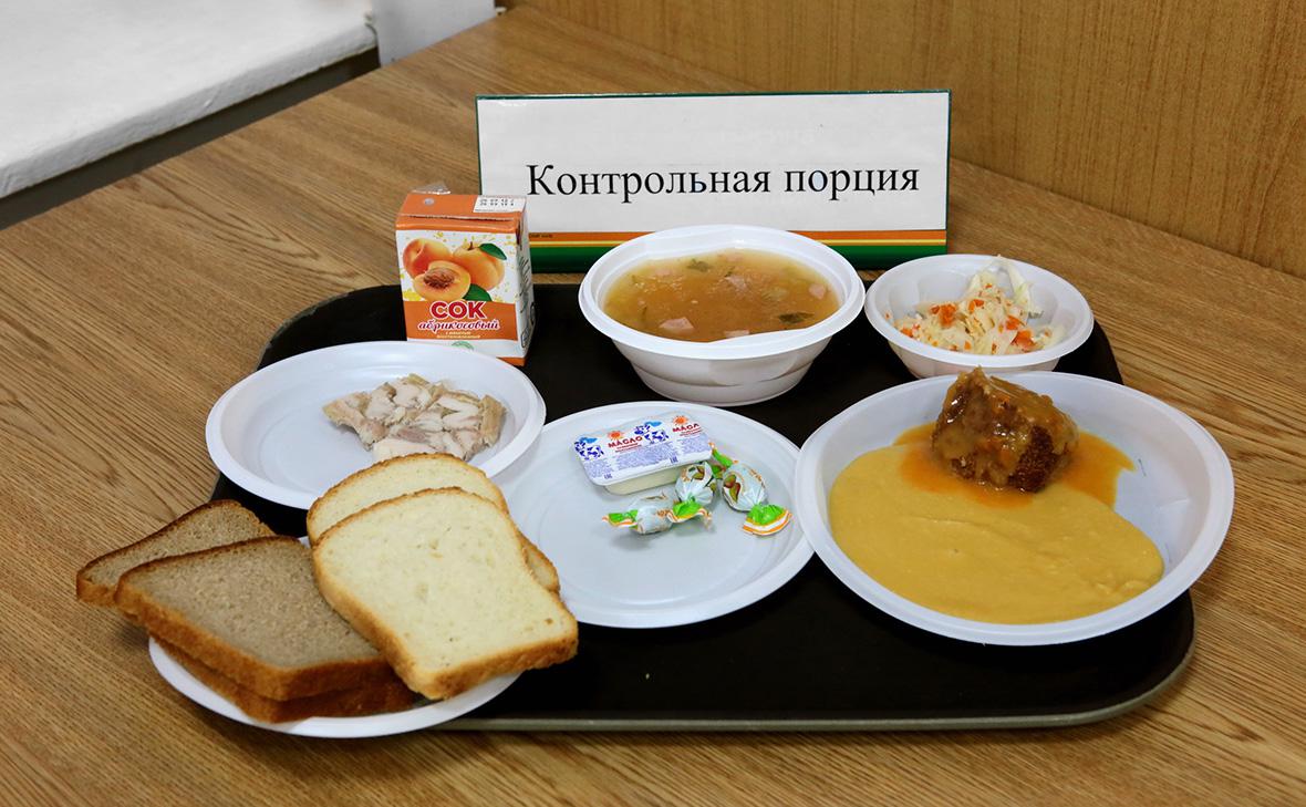 Экс-управляющего столовыми «Военторг-Восток» обвинили в краже продуктов