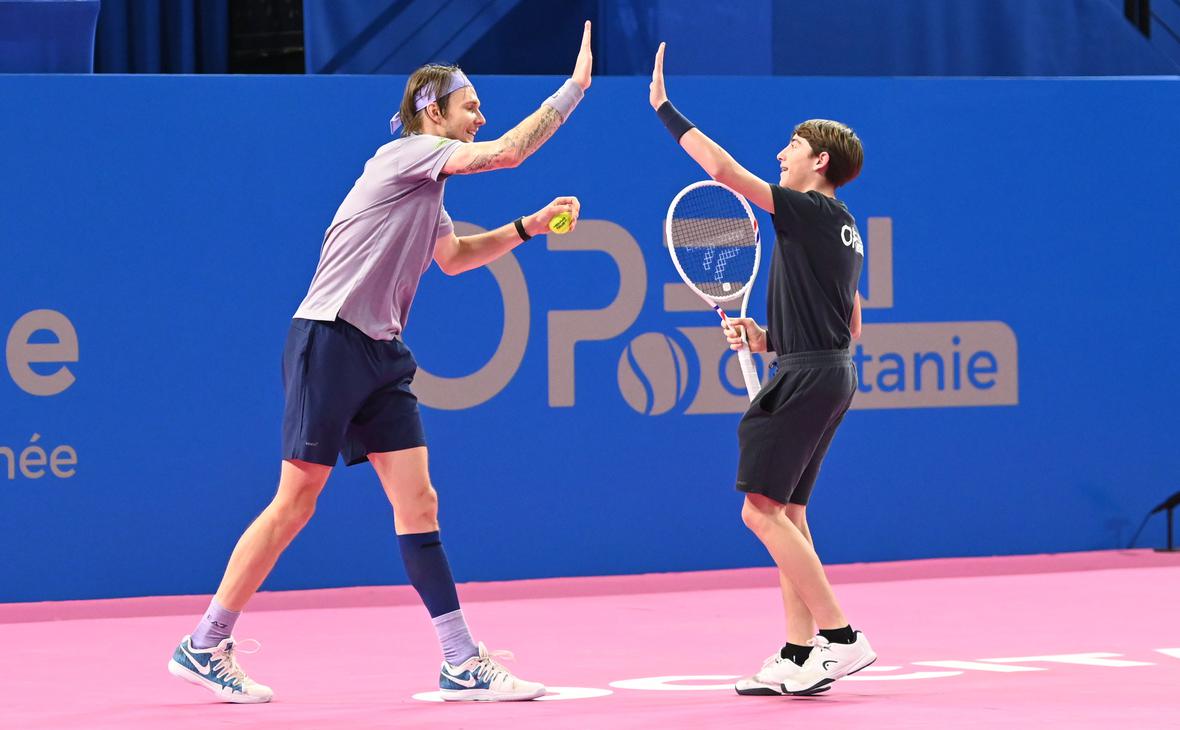 Бублик дал поиграть бол-бою вместо себя на турнире ATP в Монпелье. Видео