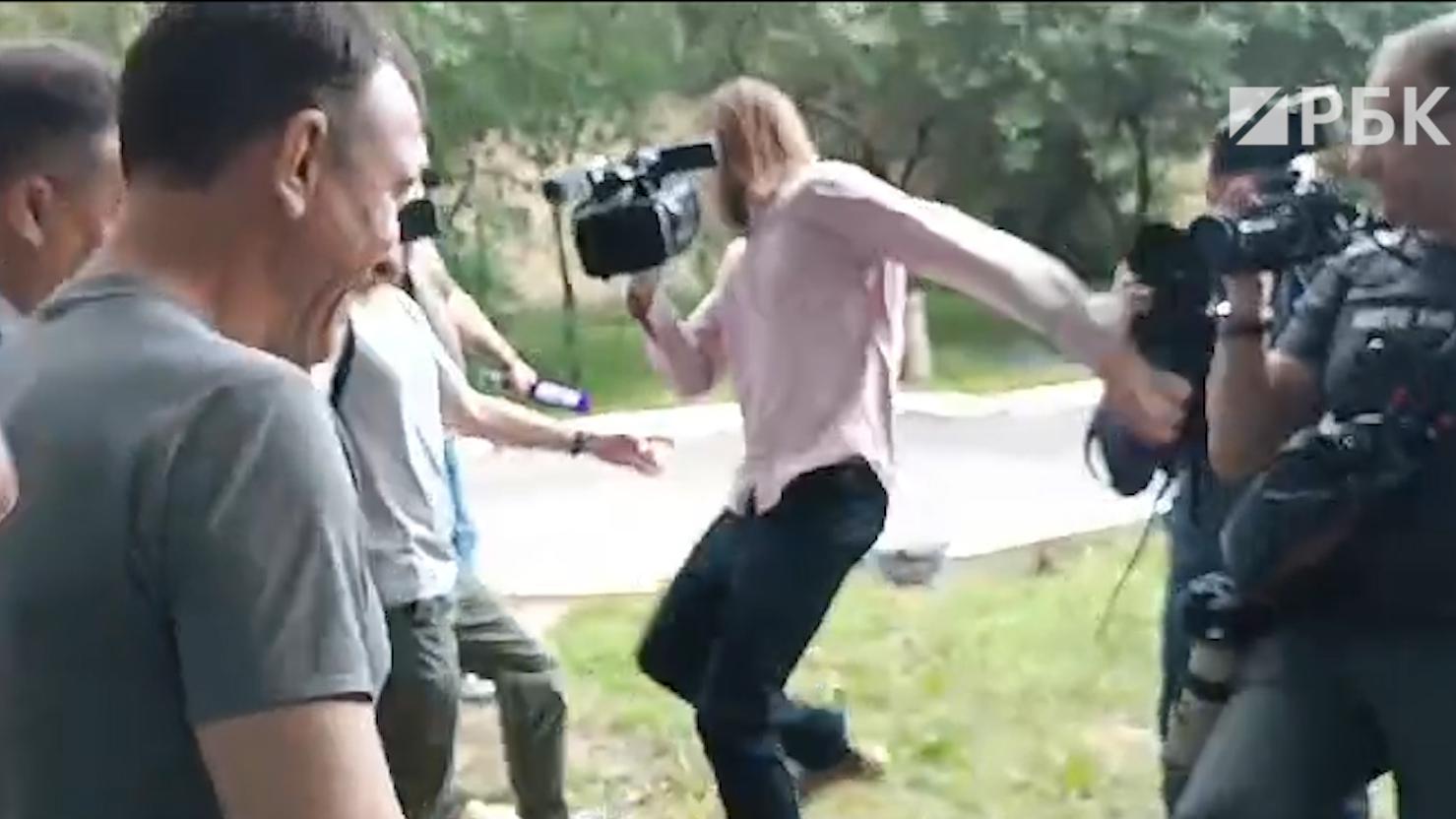 Генерала Попова освободили из-под стражи в зале суда. Видео