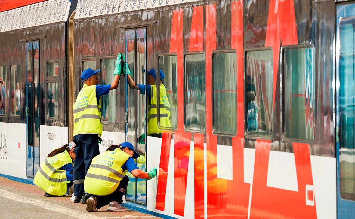 В Подмосковье убрали с путей поезд с оторвавшимся вагоном