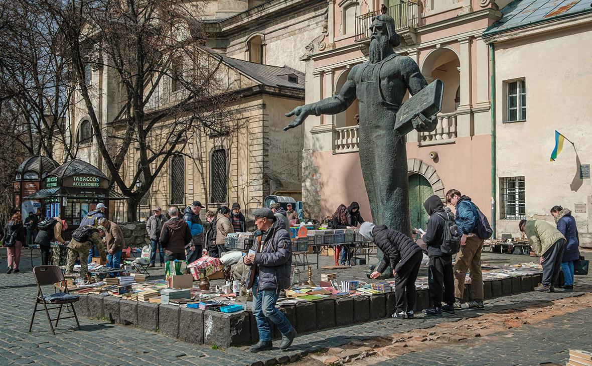 На ярмарке во Львове запретили продажу русскоязычных книг