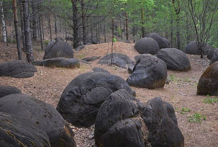 Кировским чиновникам грозит уголовное наказание за перенос древнейших камней