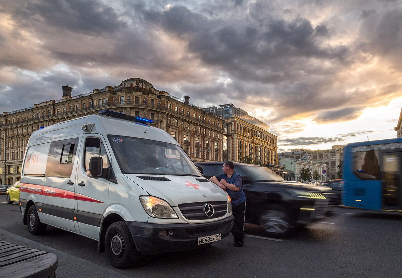 Эксперт Дайнеко: клиника вправе не лечить бесплатно пациента без прикрепления