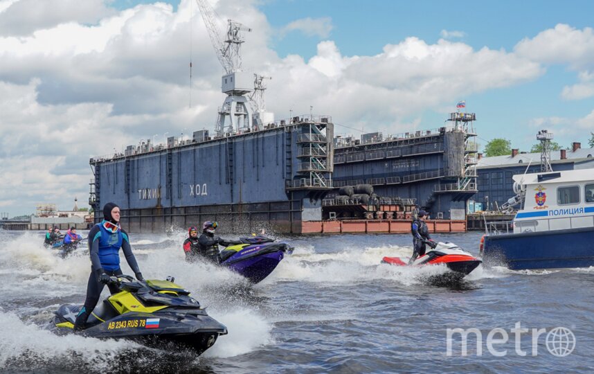 Гидроциклы и малые суда не пустят в реки и каналы Петербурга