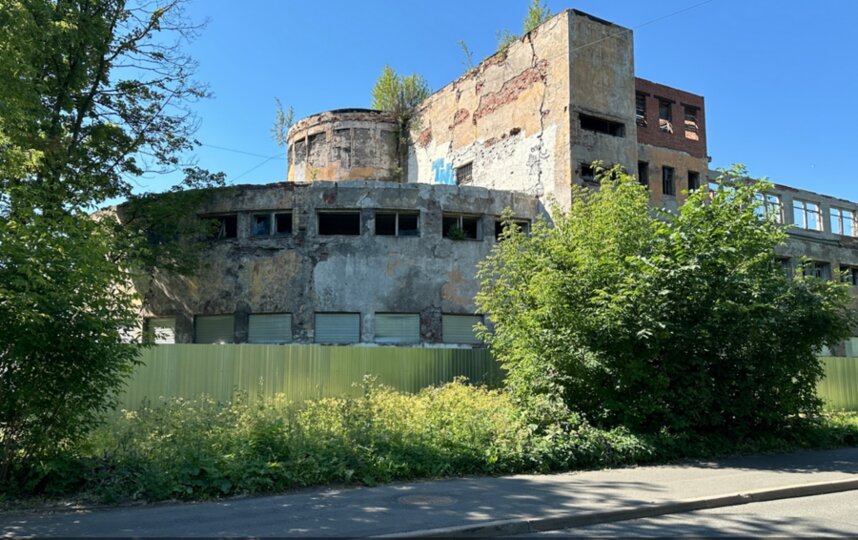 Здание Ушаковских бань Гигант в Петербурге восстановят