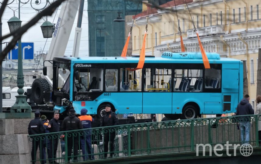 Водитель автобуса, упавшего в Мойку в Петербурге, предстанет перед судом