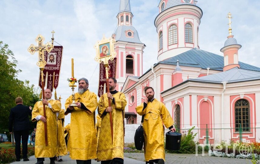 В Петербурге и Ленобласти впервые прошел водный крестный ход в честь 300-летия перенесения мощей Александра Невского