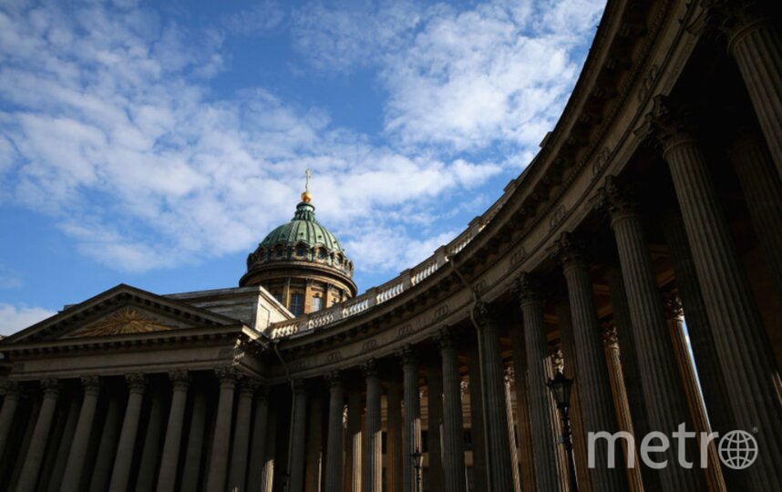 Водителям Петербурга временно запретят остановку у Казанского собора