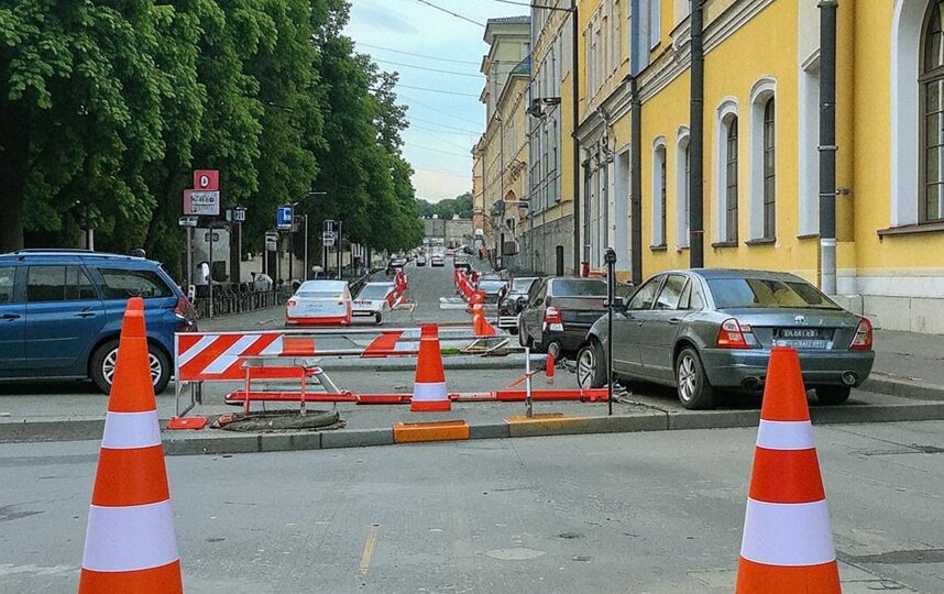 Петербургских водителей предупредили о временных ограничениях на дорогах