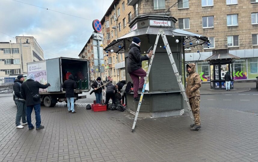 В Петербурге освободили территории от незаконных торговых точек