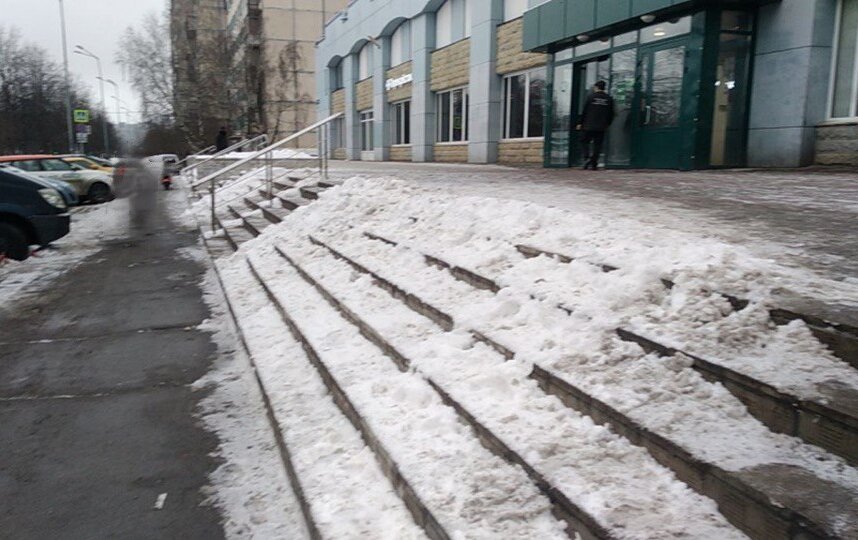 В Петербурге провели 21 проверку по очистке снега частных нежилых зданий