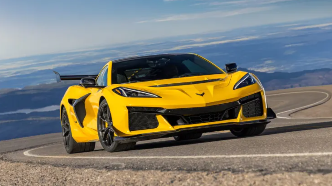 General Motors представила Chevy Corvette. Это мощнейший агрегат в истории бренда